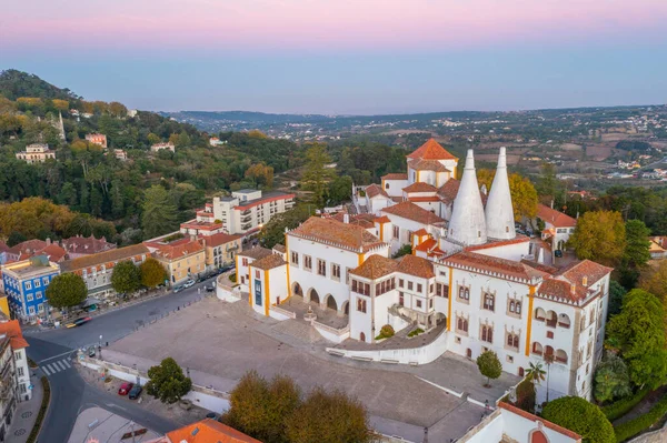 Portekiz, Sintra 'daki ulusal sarayın gündoğumu manzarası.