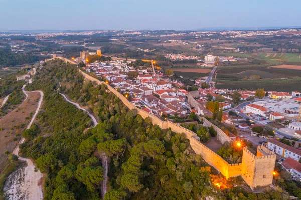 Portekiz 'deki Obidos kasabasının günbatımı manzarası.