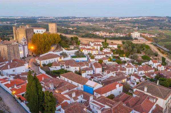 Portekiz 'deki Obidos kasabasının günbatımı manzarası.