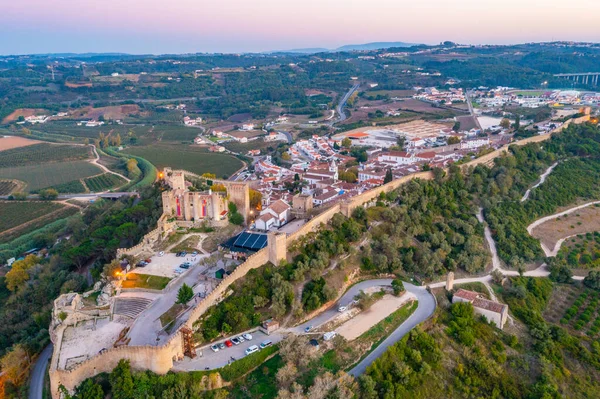 Portekiz 'deki Obidos kasabasının günbatımı manzarası.