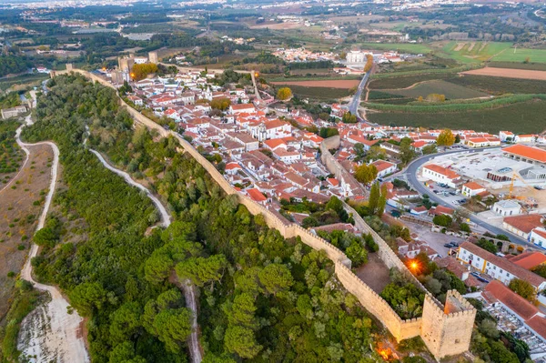 Portekiz 'deki Obidos kasabasının günbatımı manzarası.