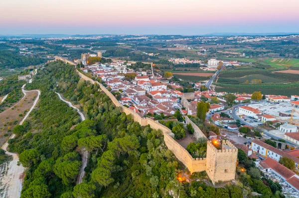 Portekiz 'deki Obidos kasabasının günbatımı manzarası.