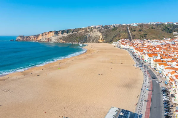 Portekiz 'in Nazare kasabasının Panorama manzarası.