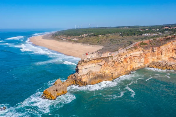 Portekiz 'in Nazare kasabasındaki Forte de Sao Miguel Arcanjo.