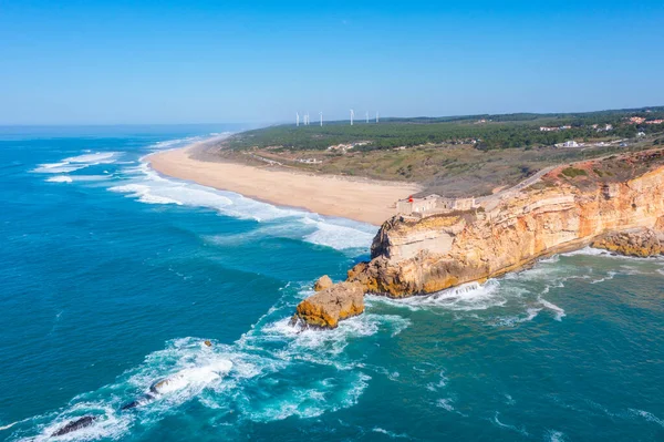 Portekiz 'in Nazare kasabasındaki Forte de Sao Miguel Arcanjo.