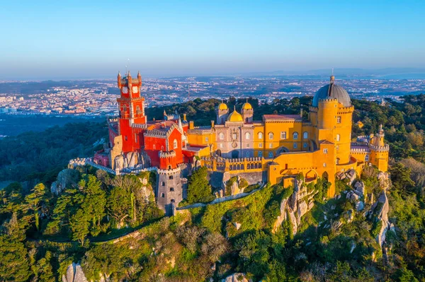 Sintra, Portekiz yakınlarındaki Pena Ulusal Sarayı.