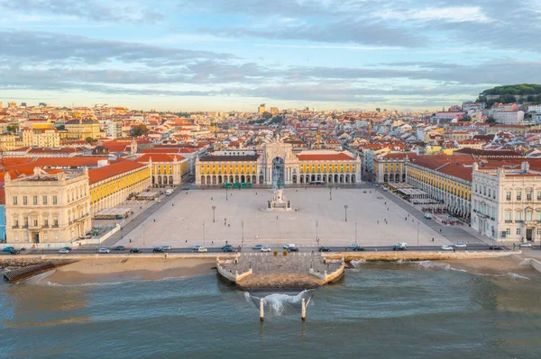 Lizbon, Portekiz 'de Praca do comercio' nun hava görüntüsü..