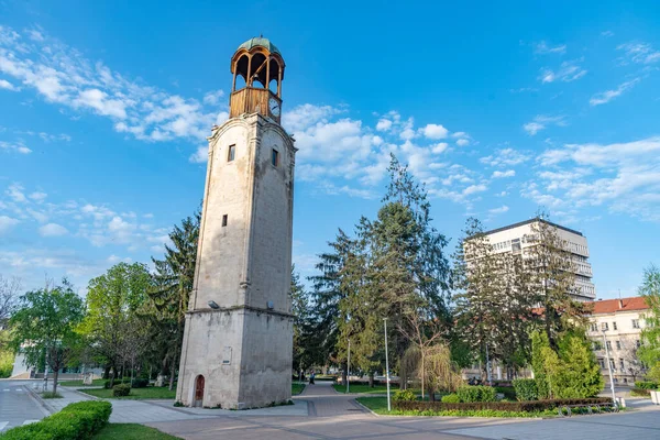 Bulgaristan 'ın Razgrad kentinde tarihi saat kulesi