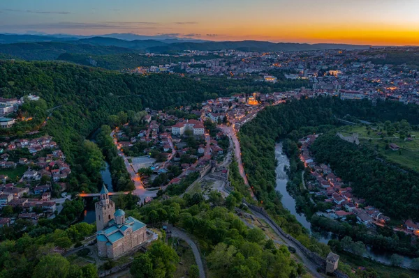 Coucher Soleil Vue Aérienne Veliko Tarnovo Derrière Cathédrale Ascension Bulgarie — Photo