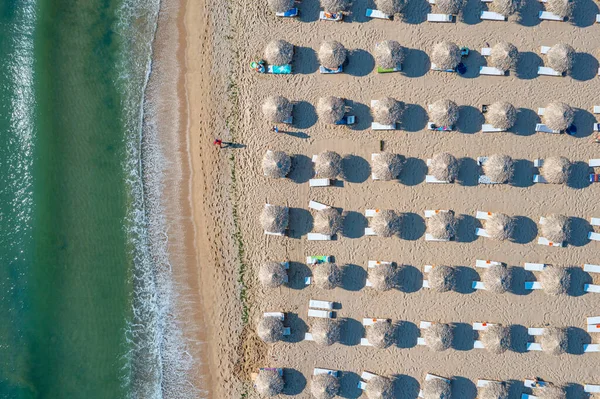 Overhead Utsikt Över Vass Parasoll Shkorpilovtsi Stranden Bulgarien — Stockfoto