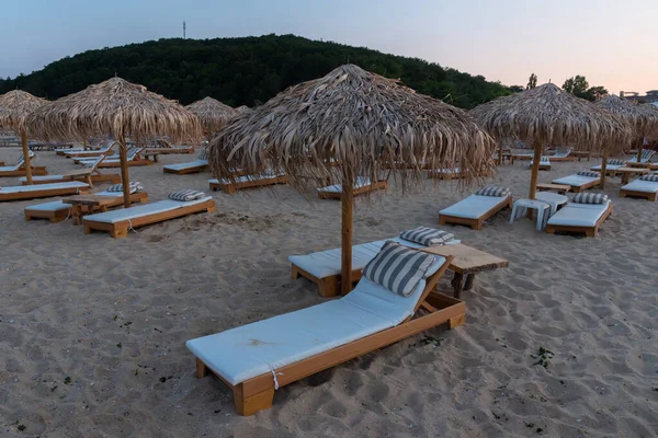 Vista Pôr Sol Sombrinhas Cana Praia Shkorpilovtsi Bulgária — Fotografia de Stock