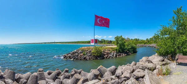 Bulgariska Och Turkiska Flaggor Nära Byn Rezovo Bulgari — Stockfoto