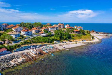Bulgar sahil kenti Ahtopol 'ün hava manzarası
