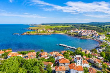 Bulgar sahil kenti Ahtopol 'ün hava manzarası