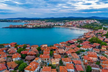 Bulgar kenti Sozopol 'un gündoğumu hava manzarası