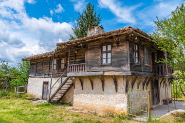 Bulgaristan 'ın Brashlyan köyündeki geleneksel evler