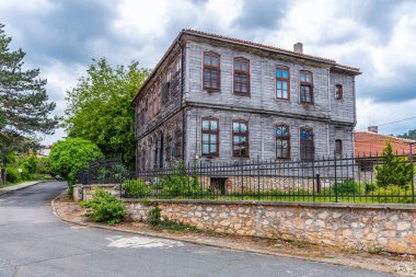 Bulgar kenti Malko Tarnovo 'daki eski ahşap ev