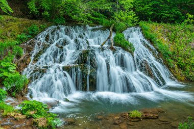 Bulgaristan 'ın Strandzha dağlarında Dokuzak şelalesi