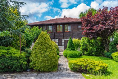 Bulgaristan 'ın Brashlyan köyündeki geleneksel evler