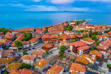 Bulgar kenti Nessebar 'ın gündoğumu hava manzarası