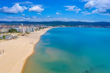 Sunny Beach 'in havadan görünüşü - Bulgaristan' da popüler bir tatil beldesi
