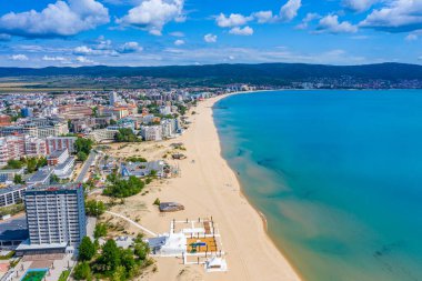 Sunny Beach 'in havadan görünüşü - Bulgaristan' da popüler bir tatil beldesi