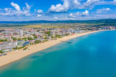 Sunny Beach 'in havadan görünüşü - Bulgaristan' da popüler bir tatil beldesi