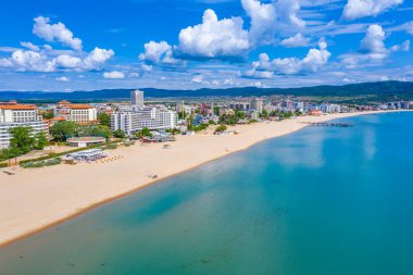Sunny Beach 'in havadan görünüşü - Bulgaristan' da popüler bir tatil beldesi