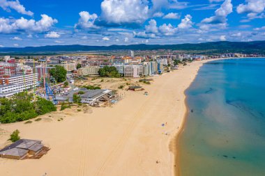 Sunny Beach 'in havadan görünüşü - Bulgaristan' da popüler bir tatil beldesi
