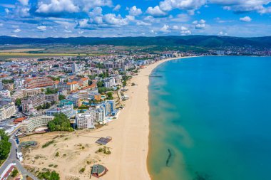 Sunny Beach 'in havadan görünüşü - Bulgaristan' da popüler bir tatil beldesi