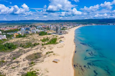 Sunny Beach 'in havadan görünüşü - Bulgaristan' da popüler bir tatil beldesi