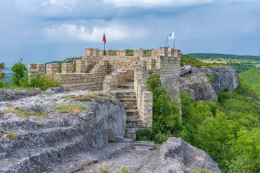 Bulgaristan 'daki Ovech kalesinin manzarası