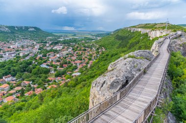 Bulgaristan 'daki Ovech kalesinin manzarası