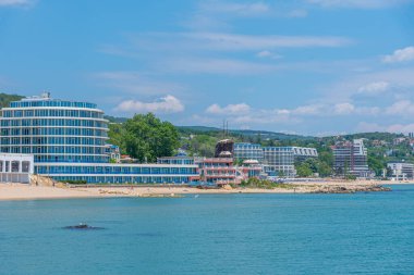 Bulgaristan 'ın Varna kenti yakınlarındaki Saint Konstantine ve Elena plaj tatil beldesinde bir otel.