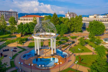 Bulgaristan 'da Botevgrad' ın merkezine park et