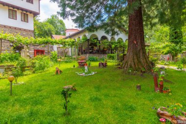 Bulgaristan 'da Yedi Sunak Manastırı olarak bilinen Tanrı' nın Kutsal Ana Manastırı.