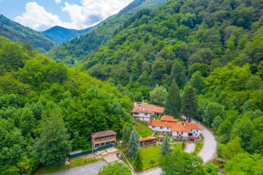 Bulgaristan 'da Yedi Sunak Manastırı olarak bilinen Tanrı' nın Kutsal Ana Manastırı.