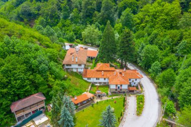 Bulgaristan 'da Yedi Sunak Manastırı olarak bilinen Tanrı' nın Kutsal Ana Manastırı.