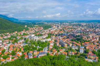 Bulgar kenti Vratsa 'nın hava manzarası