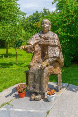 Bulgaristan 'ın Rupite kentinde Baba Vanga' nın bronz heykeli