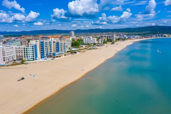 Sunny Beach 'in havadan görünüşü - Bulgaristan' da popüler bir tatil beldesi