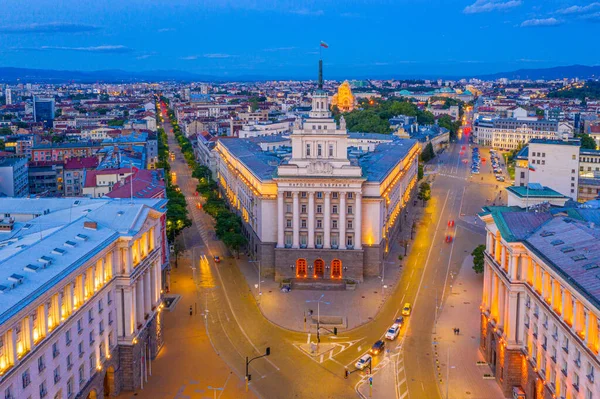 Solnedgång Syn Largo Torget Sofia Med Nationalförsamlingen Byggnad Skriven Kyrilliska — Stockfoto