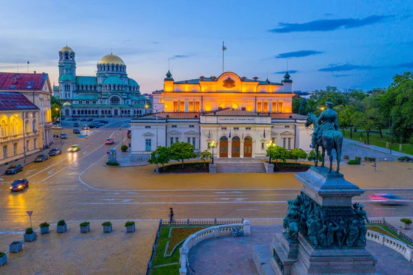 Widok Nocny Zgromadzenia Narodowego Republiki Bułgarii Katedry Aleksandra Newskiego Sofii — Zdjęcie stockowe
