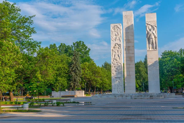 Pomnik Wojenny Bułgarskim Mieście Botevgrad — Zdjęcie stockowe