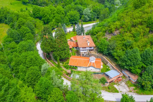 Bulgaristan 'da Yedi Sunak Manastırı olarak bilinen Tanrı' nın Kutsal Ana Manastırı.