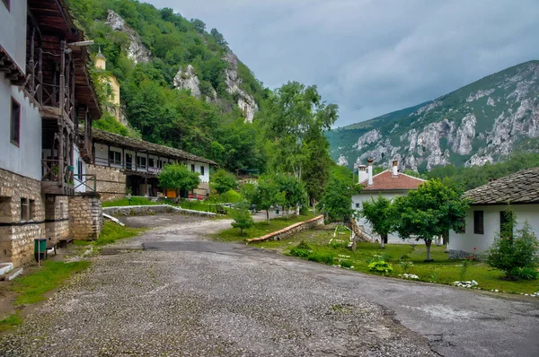 Monastère Cherepish Situé Sur Une Rive Rivière Iskar Bulgarie — Photo