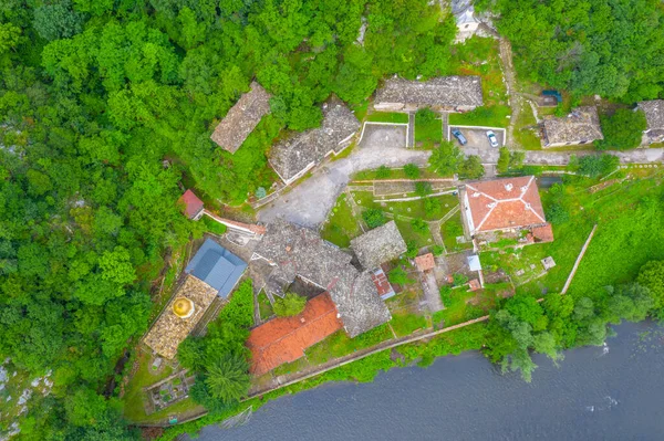 Bulgaristan Skar Nehri Kıyısında Yer Alan Cherepish Manastırı — Stok fotoğraf