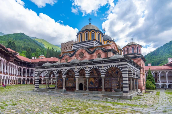Bulgaristan Daki Ünlü Rila Manastırının Avlusu — Stok fotoğraf