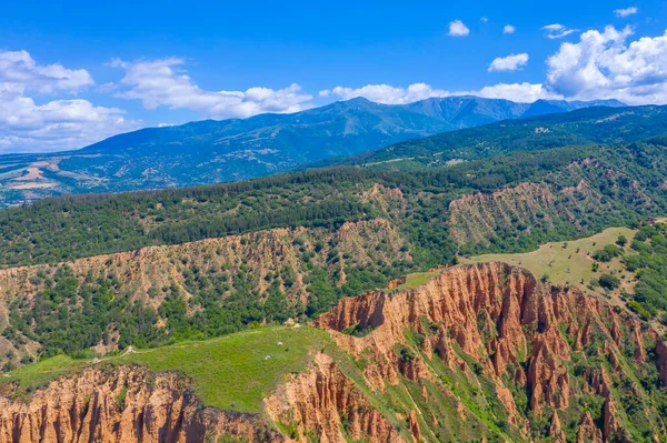 Bulgar Stob kasabası yakınlarındaki kum piramitleri