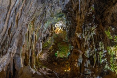 Bulgaristan 'daki Snezhanka mağarasının içi